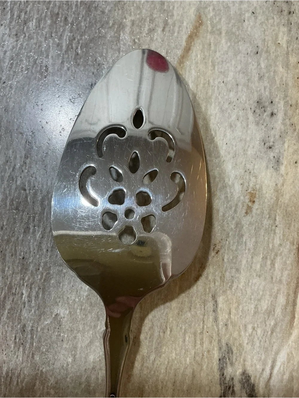 Vintage Oneida Distinction Deluxe Raphael Pierced Stainless Pie Server